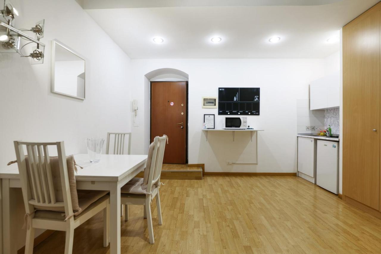 Luminoso Appartamento Con Balcone In Cadorna Милано Екстериор снимка